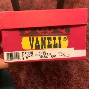 Vaneli I shoes size 9